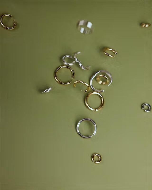 Should I wear Silver or Gold Jewelry? Find Your Perfect Metal